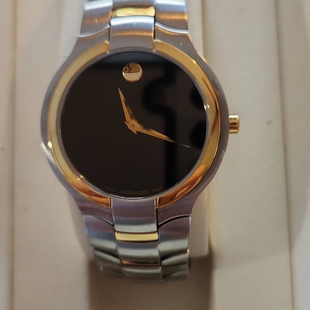 Men's Movado Wristwatch - Picture 2 of 14